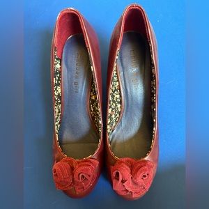 Red palms with Rose embellishment, Madden Girl, 7 1/2